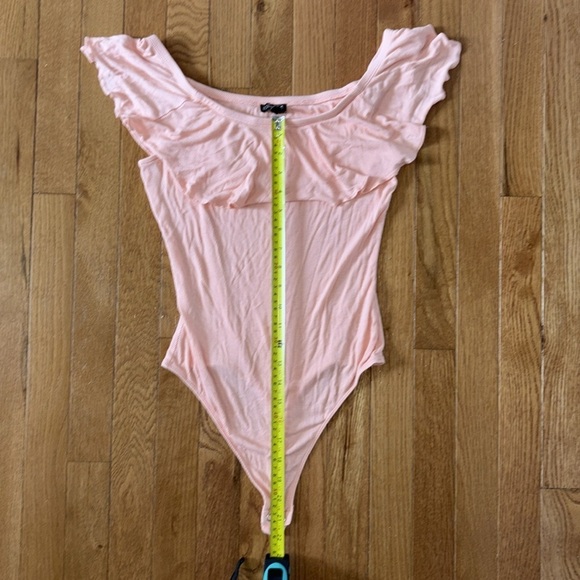Express Pink Ruffled Bodysuit Size Medium - Picture 7 of 9